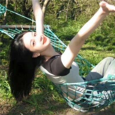 报告周先生夫人带娃回来了